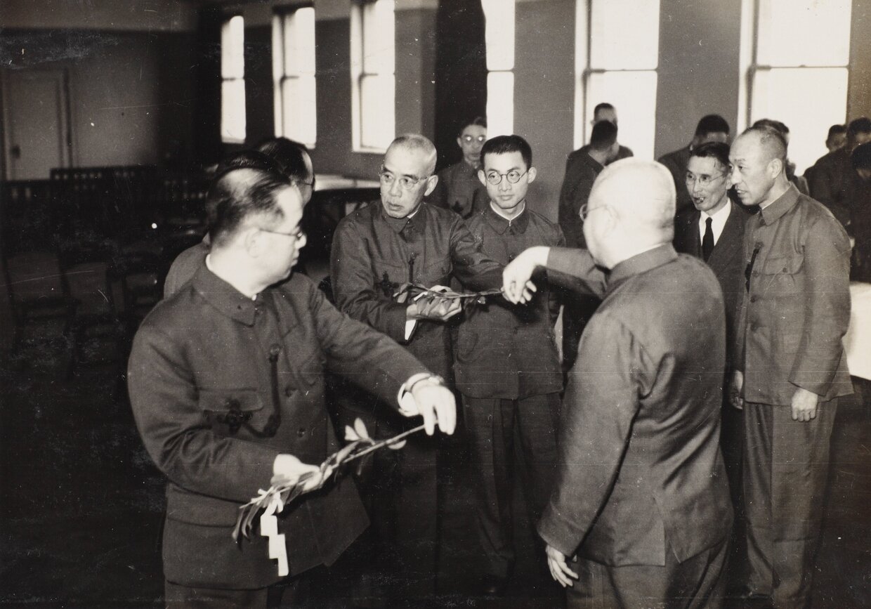 Yoshiro Obayashi (center) at the 50th founding anniversary celebration