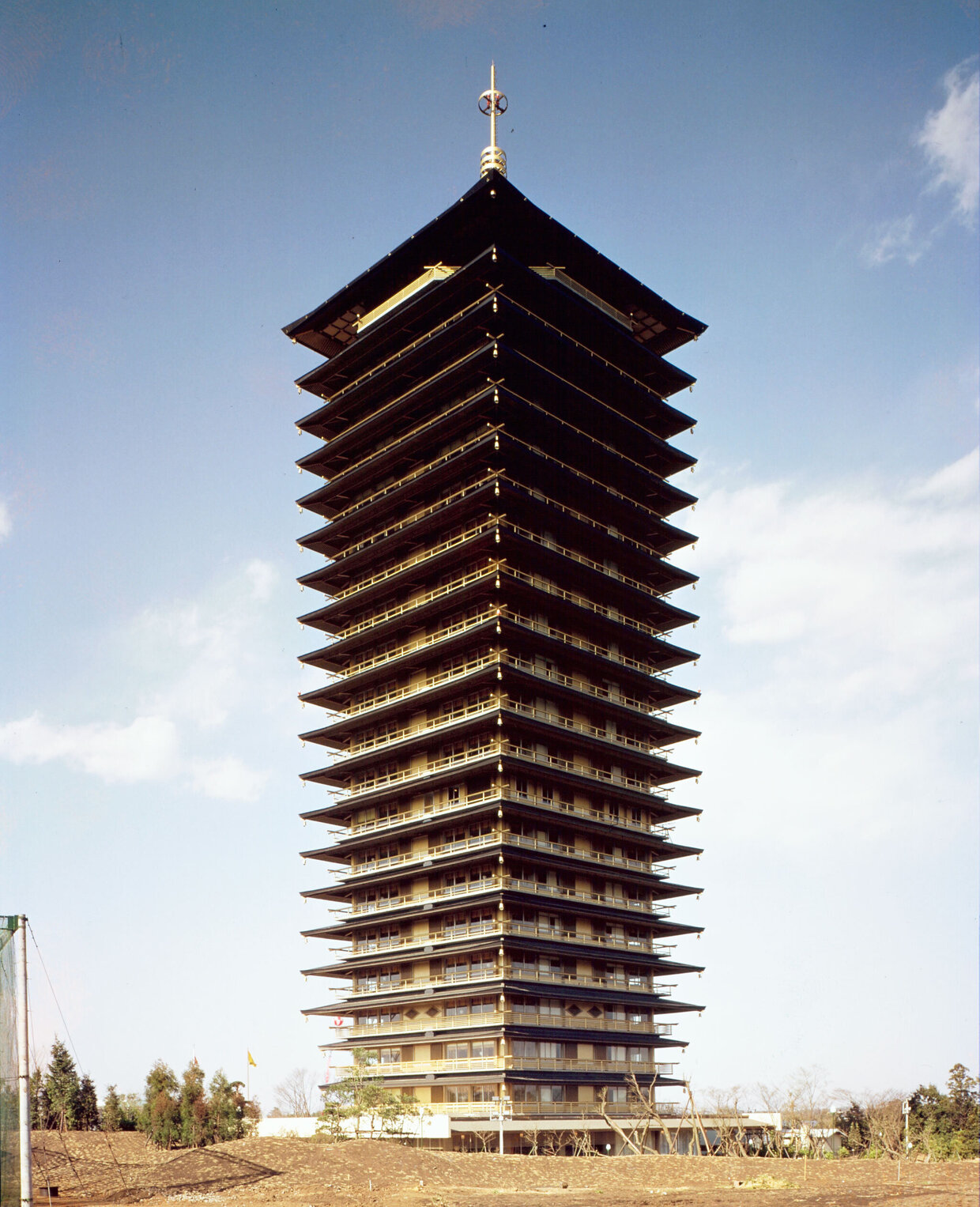 Hotel Empire in Yokohama Dreamland (Currently Yokohama University of Pharmacy Library)