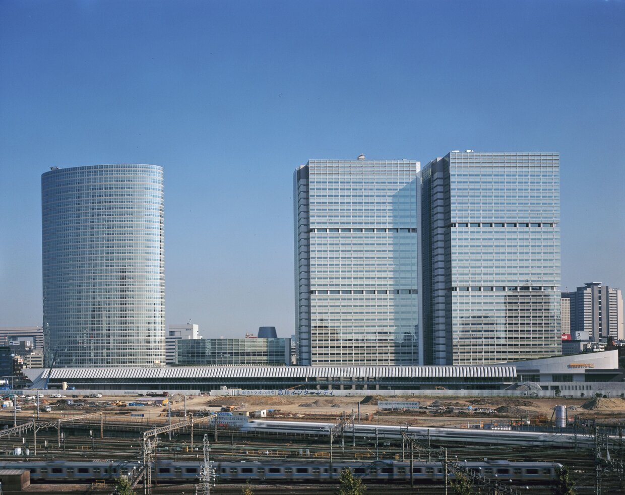 Shinagawa Intercity (1998; Obayashi Corporation’s Head Office is building B in the center)