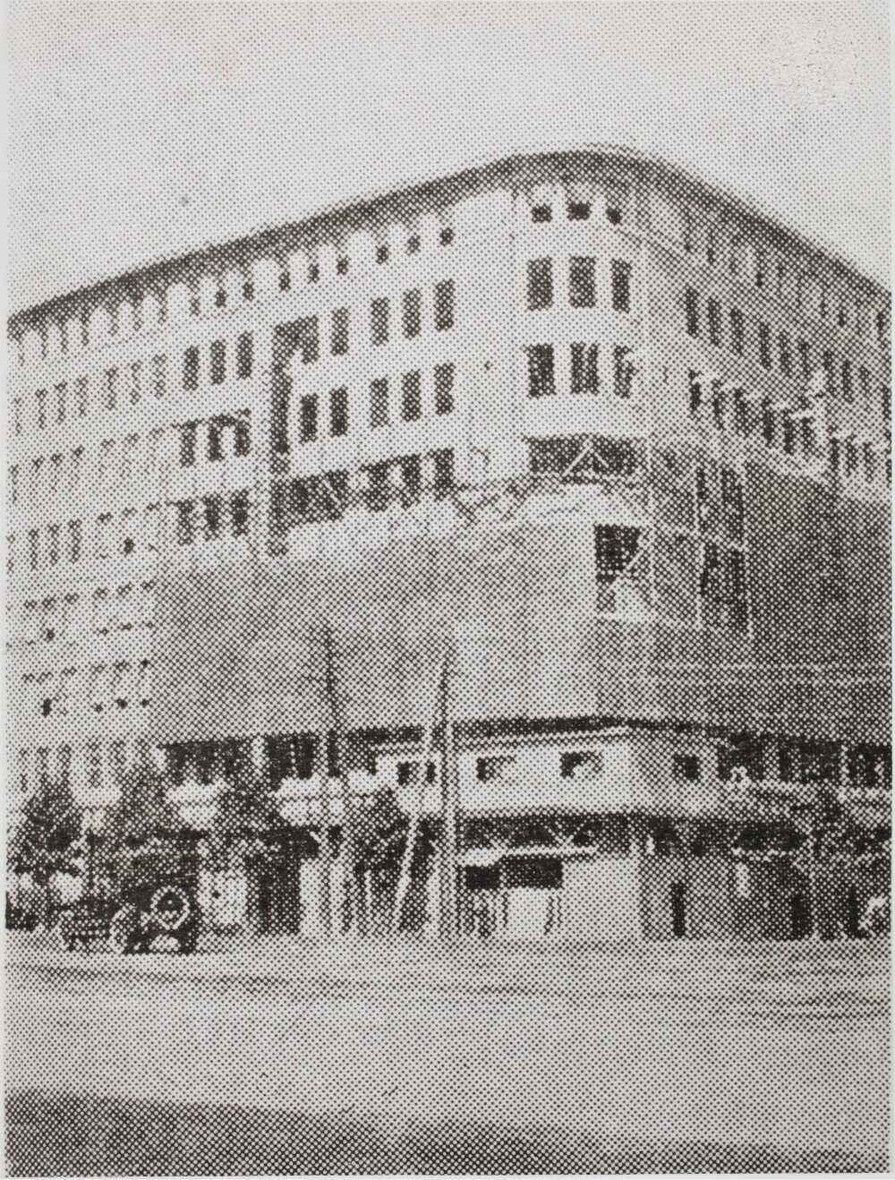 Former Marunouchi Building under renovation