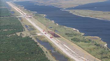 ニューオリンズ堤防改修工事LPV-146竣工（北米支店）