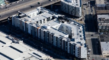 Completes Potrero Apartments (James E. Roberts-Obayashi)