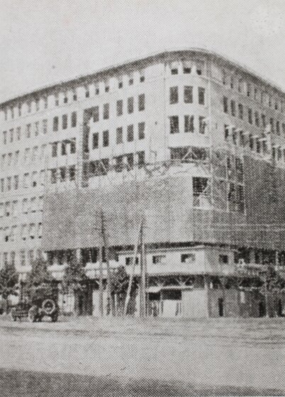 Marunouchi Building cũ (hoàn thành tu sửa vào năm 1926)