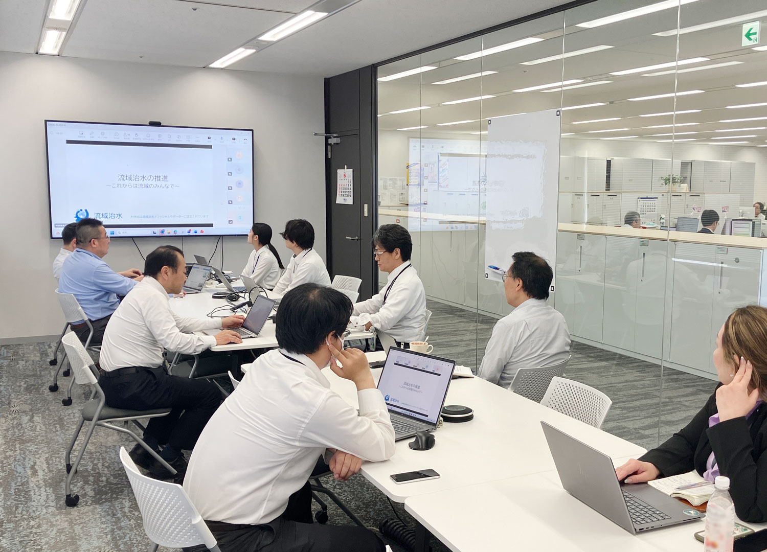 流域治水について社内研修の様子