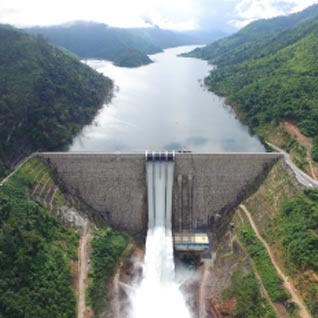 Ways to enjoy a dam.