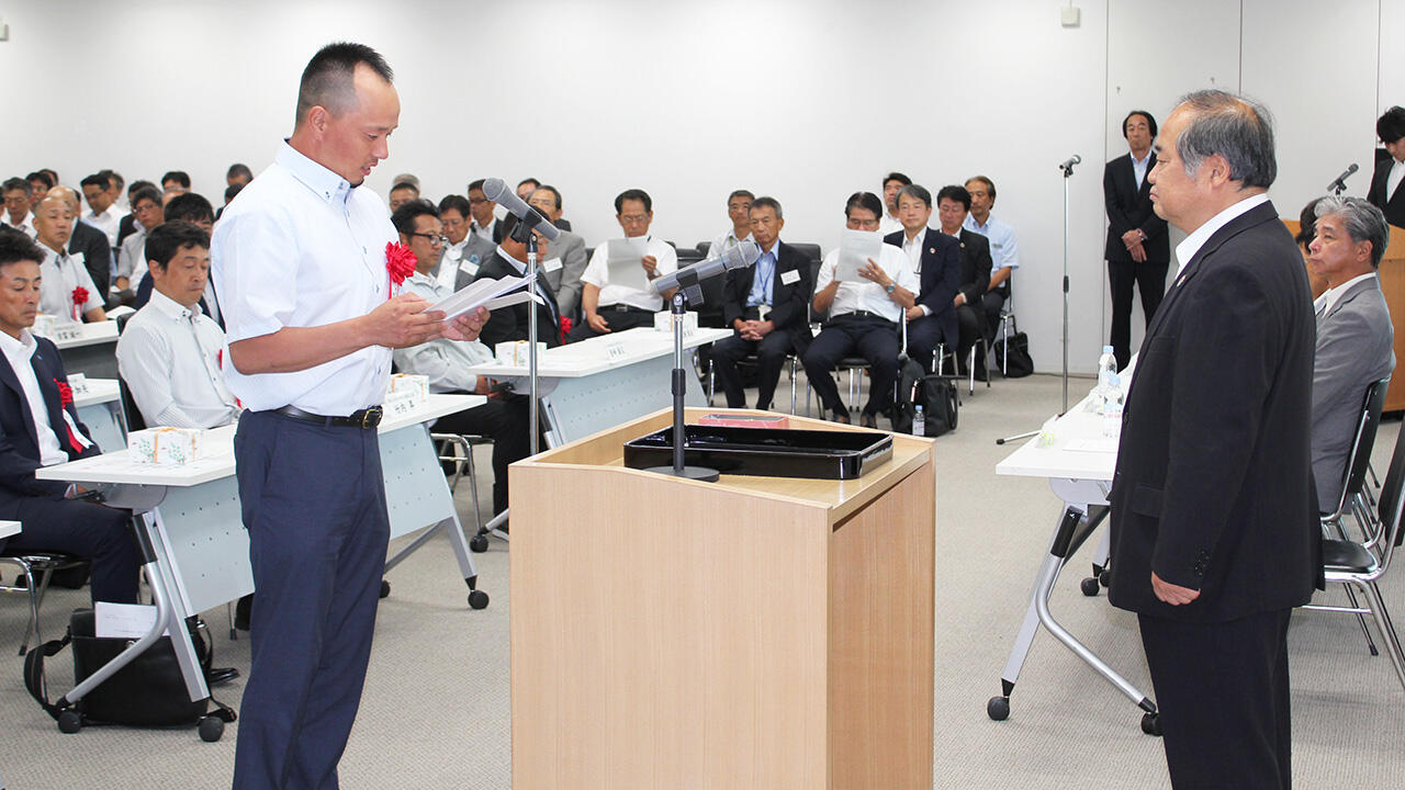 大阪本店での平成30年度協力会社優良職長・優良社員表彰式