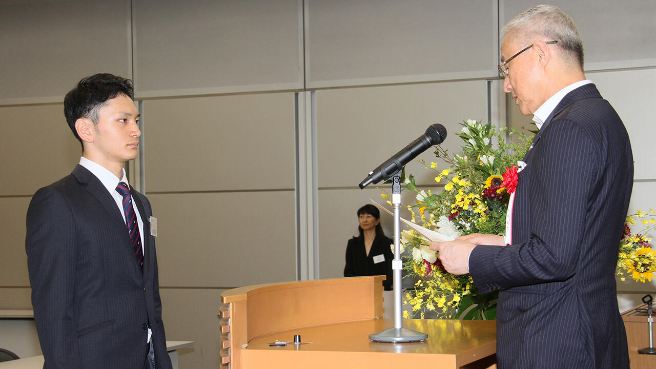 大林財団が奨学生採択決定通知書授与式を開催