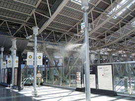 大阪駅の大阪ステーションシティ「時空（とき）の広場」をさらっとミストで冷却しました