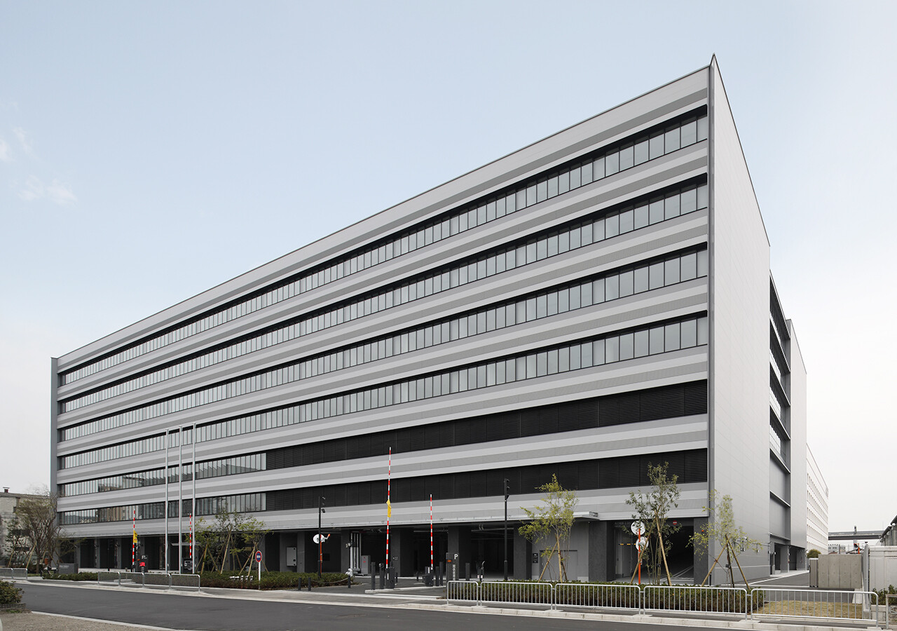 京都市上下水道局総合庁舎　外観