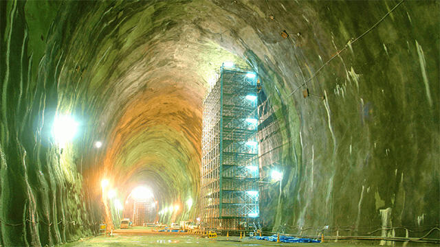 山岳トンネルの難工事へ挑む