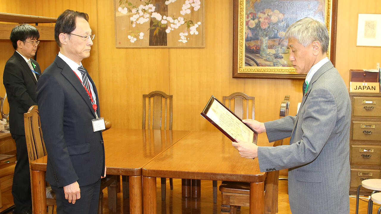 大林組は社員と共に行う「緑の募金」で森づくり活動をサポートしています