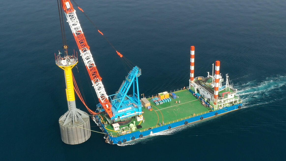 洋上風力発電に関する着床式・浮体式2つの建設技術を確立しました
