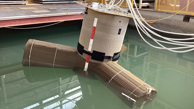 3Dプリンターで製作した模型でTLP型浮体式洋上風力発電施設の設置方法の妥当性を確認