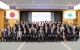 平成26年度東京本店 優良協力会社・優良職長表彰式で選ばれた協力会社10社の代表者と職長36人