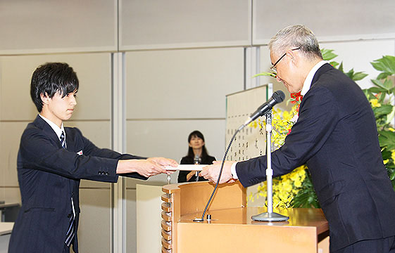 平成28年度奨学生採択決定通知書授与式