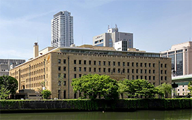 1930年、住友ビルディングとして建設され、今なお当時のままの姿を残す三井住友銀行大阪本店ビル
