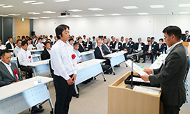 7月30日、今年で82回目を迎えた大阪本店平成28年度協力会社優良職長および優良社員表彰式