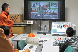 Web会議で情報共有する現地対策本部（名古屋）