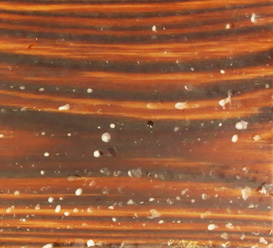 エフロレッセンス（白華）が発生した木材の表面