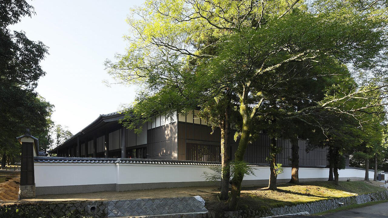 東大寺総合文化センター　北東外観