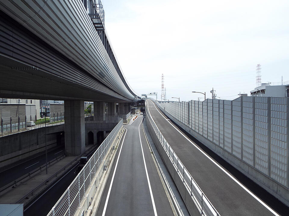 Misato-chuo Interchange