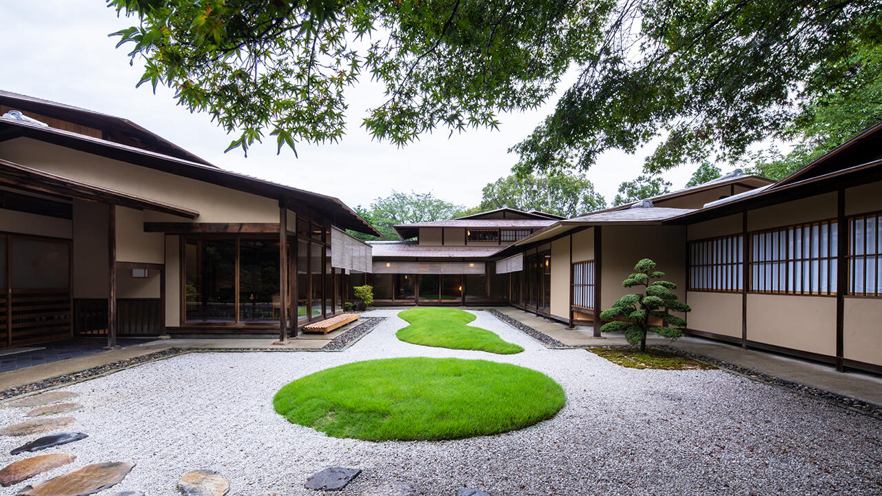 数寄屋風別館「佳水園」　（撮影：プライズ山崎浩治）