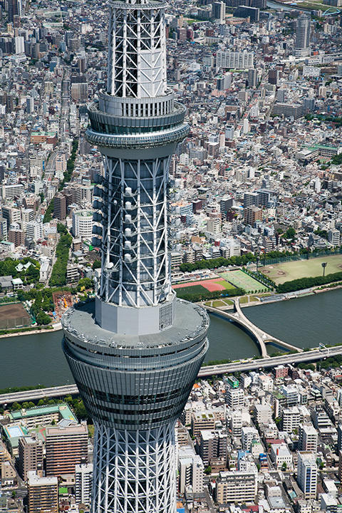 天望回廊(450m)と天望デッキ(350m)　&copy;TOKYO-SKYTREE